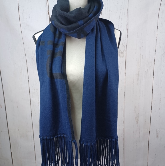 Calvin Klein Accessories - 🎁 5 for $25 Calvin Klein Double Faced Black Navy  Wrap Scarf